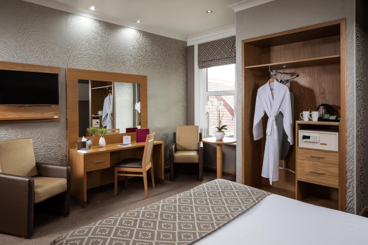 Fairlawns, Hotel And Spa Walsall Exterior photo