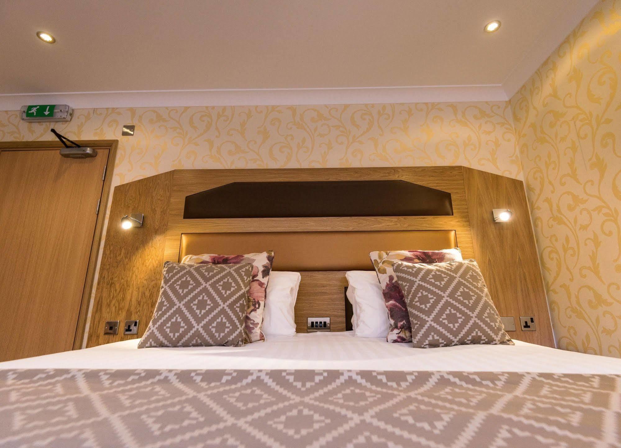 Fairlawns, Hotel And Spa Walsall Exterior photo